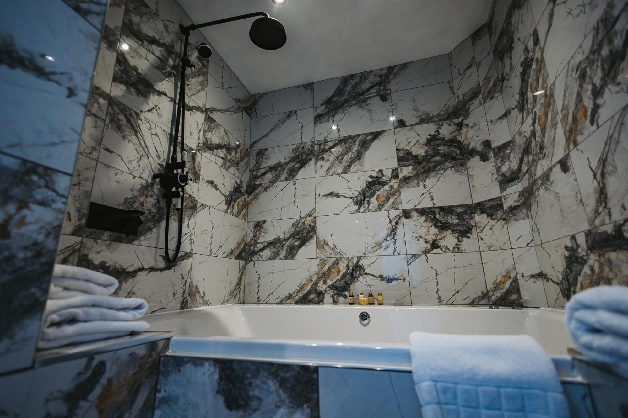 Brook Hall Hotel Childer Thornton Bagian luar foto
