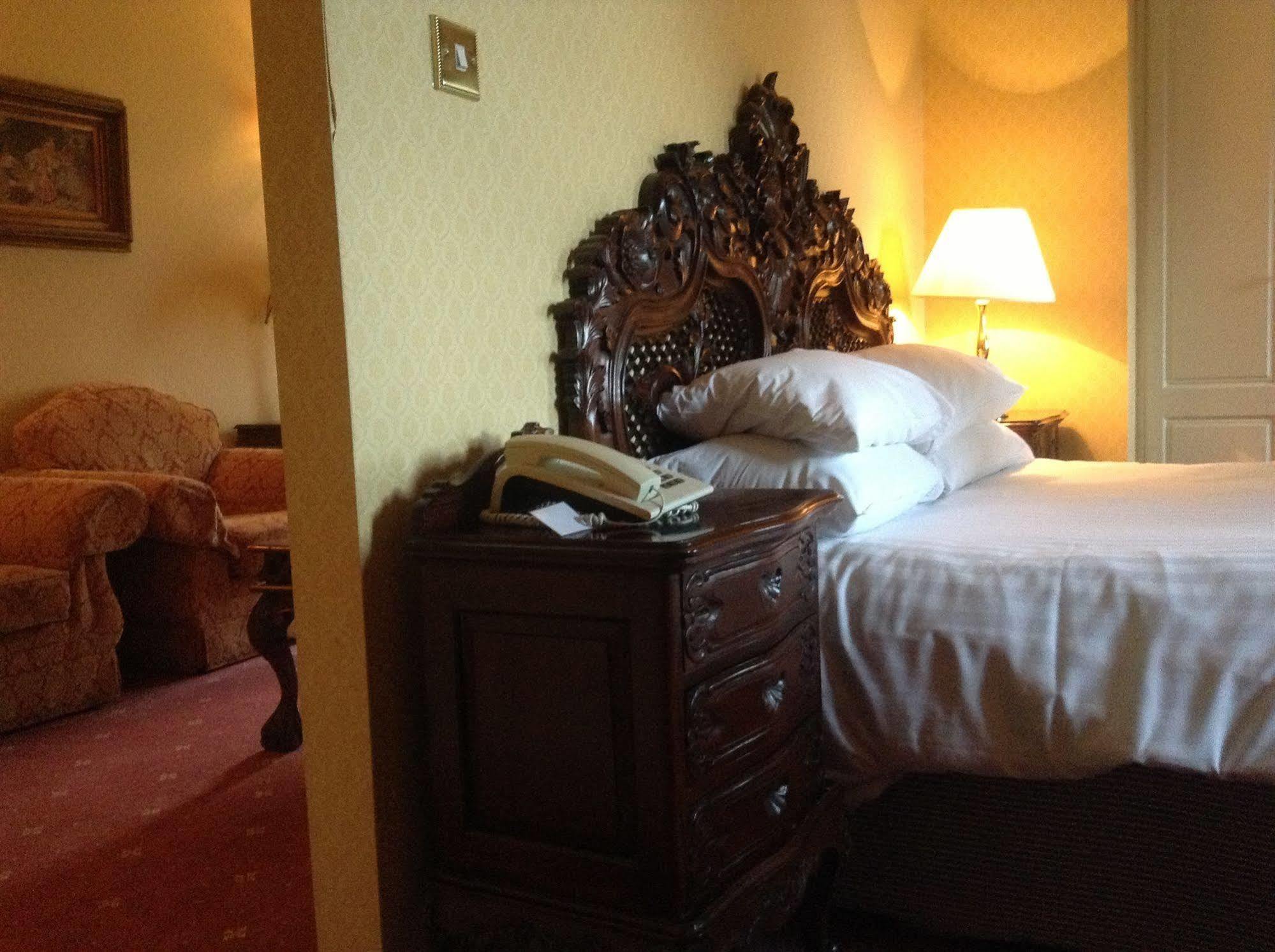 Brook Hall Hotel Childer Thornton Bagian luar foto